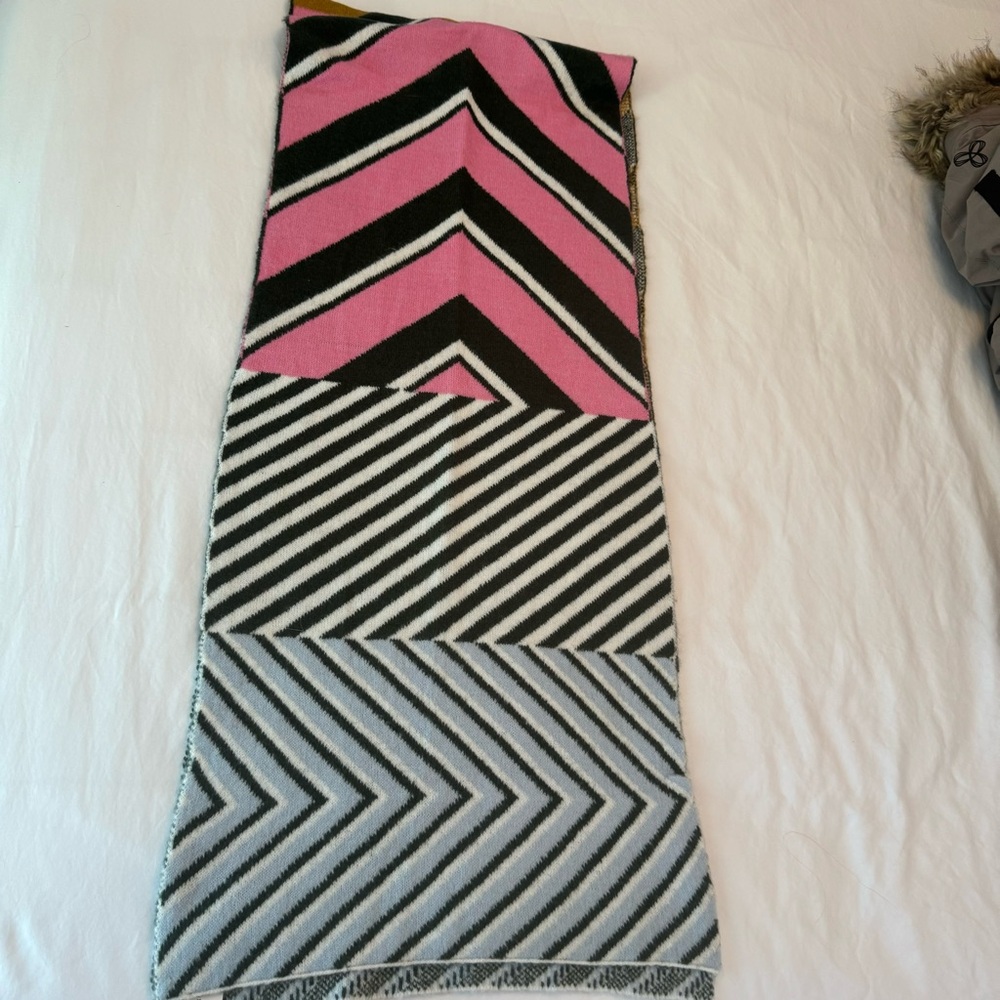 Brand new scarf with tag